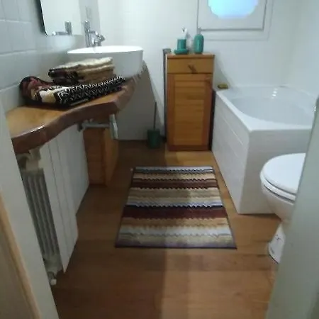 Piccola Perla Sul Maggiore * Арона