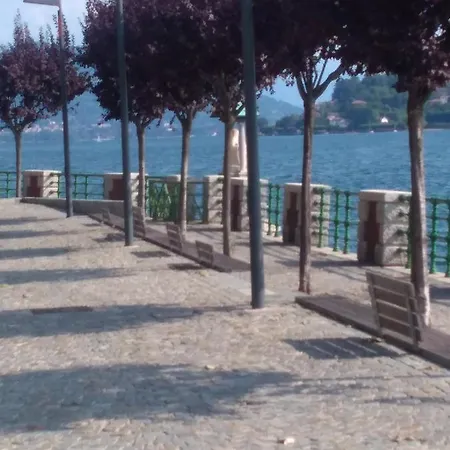 Piccola Perla Sul Maggiore * Арона